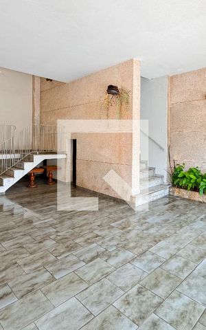 Casa à venda com 200m², 4 quartos e 3 vagas Casa à venda com 200m², 4 quartos e 3 vagasÁrea comum