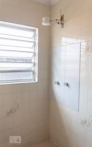 Casa à venda com 250m², 3 quartos e 7 vagasBanheiro do Quarto 2