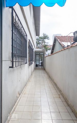 Casa à venda com 250m², 3 quartos e 7 vagasCorredor Externo