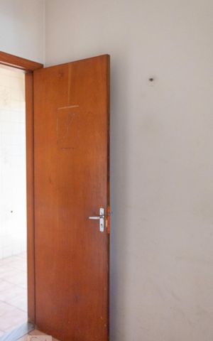 Casa à venda com 250m², 3 quartos e 7 vagasQuarto de Serviço