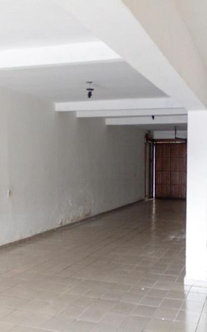 Casa à venda com 250m², 3 quartos e 7 vagasGaragem