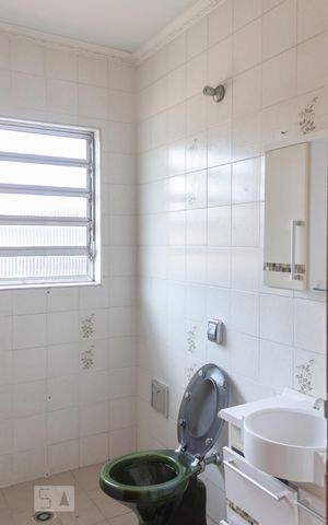 Casa à venda com 250m², 3 quartos e 7 vagasBanheiro do Quarto 1