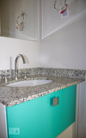 Apartamento à venda com 67m², 2 quartos e 1 vaga Apartamento à venda com 67m², 2 quartos e 1 vagaBanheiro