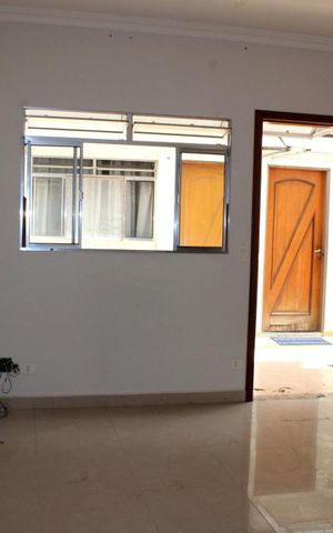 Casa de condomínio à venda com 69m², 2 quartos e 1 vagasala