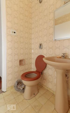 Casa à venda com 450m², 5 quartos e 1 vaga Casa à venda com 450m², 5 quartos e 1 vagaBanheiro 2