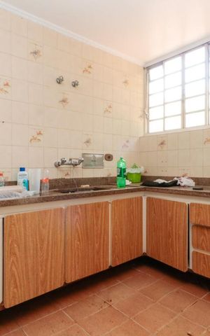 Casa à venda com 450m², 5 quartos e 1 vaga Casa à venda com 450m², 5 quartos e 1 vagaCozinha