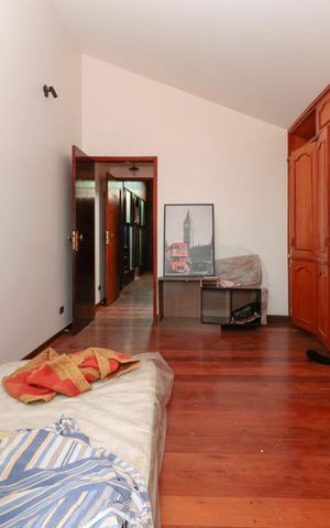 Casa à venda com 450m², 5 quartos e 1 vaga Casa à venda com 450m², 5 quartos e 1 vagaSuíte 1