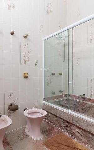 Casa à venda com 450m², 5 quartos e 1 vaga Casa à venda com 450m², 5 quartos e 1 vagaSuíte 2
