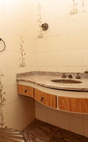Casa à venda com 450m², 5 quartos e 1 vaga Casa à venda com 450m², 5 quartos e 1 vagaSuíte 1