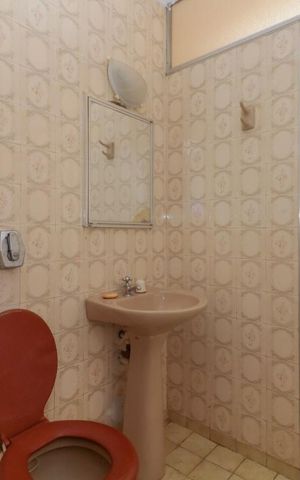 Casa à venda com 450m², 5 quartos e 1 vaga Casa à venda com 450m², 5 quartos e 1 vagaBanheiro 2