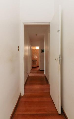 Casa à venda com 450m², 5 quartos e 1 vaga Casa à venda com 450m², 5 quartos e 1 vagaCorredor