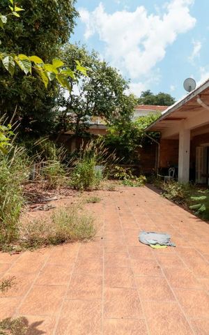 Casa à venda com 450m², 5 quartos e 1 vaga Casa à venda com 450m², 5 quartos e 1 vagaQuintal