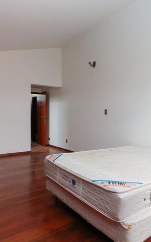 Casa à venda com 450m², 5 quartos e 1 vaga Casa à venda com 450m², 5 quartos e 1 vagaSuíte 2