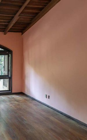 Casa à venda com 320m², 5 quartos e 6 vagas Casa à venda com 320m², 5 quartos e 6 vagasQuarto 1 - Suíte