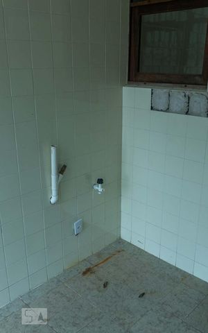 Casa à venda com 320m², 5 quartos e 6 vagas Casa à venda com 320m², 5 quartos e 6 vagasÁrea de Serviço