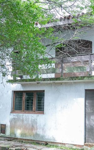 Casa à venda com 320m², 5 quartos e 6 vagas Casa à venda com 320m², 5 quartos e 6 vagasSacada