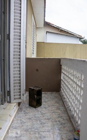 Casa para alugar com 130m², 2 quartos e 2 vagasVaranda