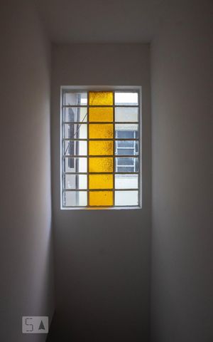 Casa para alugar com 130m², 2 quartos e 2 vagasEscada