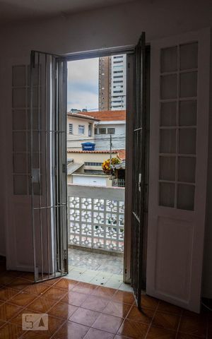 Casa para alugar com 130m², 2 quartos e 2 vagasSuíte 1