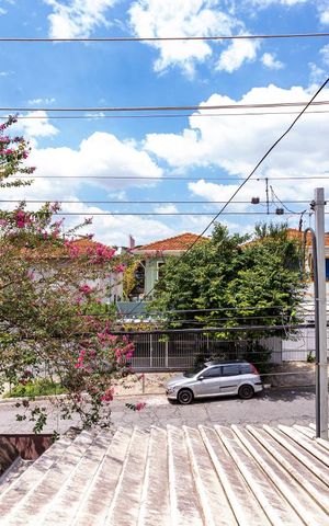 Casa à venda com 200m², 3 quartos e 2 vagas Casa à venda com 200m², 3 quartos e 2 vagasVista