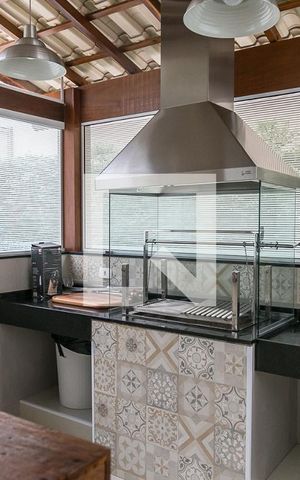 Apartamento à venda com 281m², 3 quartos e 3 vagas Apartamento à venda com 281m², 3 quartos e 3 vagasÁrea comum - Churrasqueira