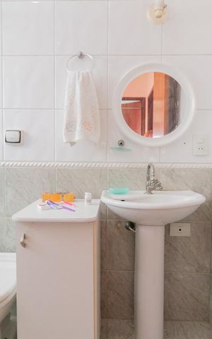 Casa à venda com 110m², 3 quartos e 2 vagasBanheiro Corredor