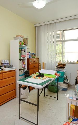 Apartamento à venda com 222m², 4 quartos e 2 vagas Apartamento à venda com 222m², 4 quartos e 2 vagasQuarto 1