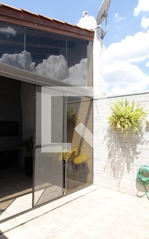Casa de condomínio à venda com 100m², 2 quartos e 2 vagasQuintal