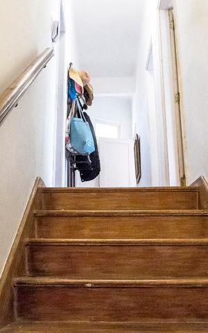 Apartamento à venda com 180m², 4 quartos e 1 vagaEscada para o  piso superior