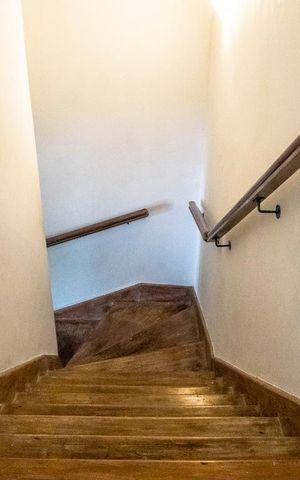 Apartamento à venda com 180m², 4 quartos e 1 vagaEscada piso superior