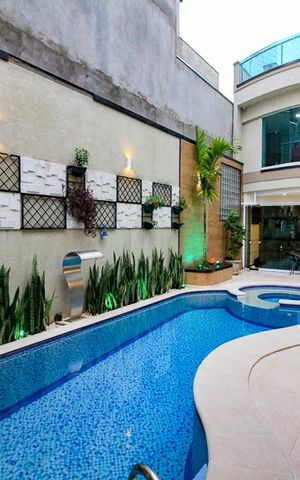 Casa à venda com 600m², 4 quartos e 5 vagas Casa à venda com 600m², 4 quartos e 5 vagasPiscina