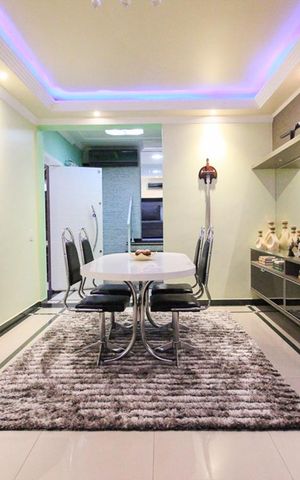 Casa à venda com 600m², 4 quartos e 5 vagas Casa à venda com 600m², 4 quartos e 5 vagasSala