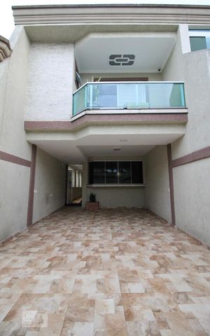 Casa à venda com 600m², 4 quartos e 5 vagas Casa à venda com 600m², 4 quartos e 5 vagasGaragem
