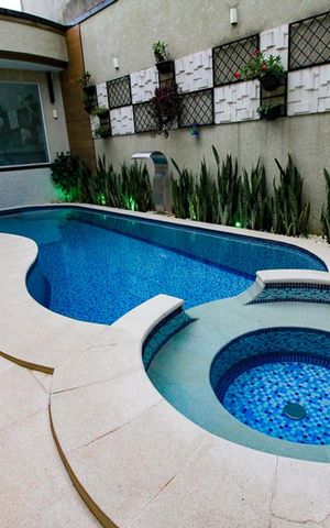 Casa à venda com 600m², 4 quartos e 5 vagas Casa à venda com 600m², 4 quartos e 5 vagasPiscina