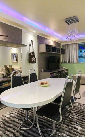 Casa à venda com 600m², 4 quartos e 5 vagas Casa à venda com 600m², 4 quartos e 5 vagasSala