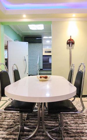 Casa à venda com 600m², 4 quartos e 5 vagas Casa à venda com 600m², 4 quartos e 5 vagasSala