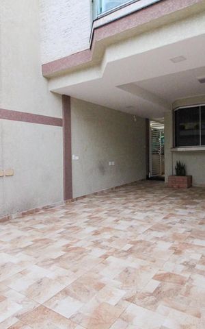 Casa à venda com 600m², 4 quartos e 5 vagas Casa à venda com 600m², 4 quartos e 5 vagasGaragem