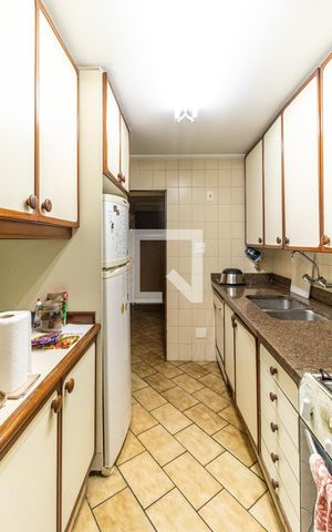 Apartamento à venda com 254m², 4 quartos e 2 vagas Apartamento à venda com 254m², 4 quartos e 2 vagasCozinha