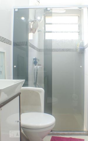 Apartamento para alugar com 45m², 2 quartos e 1 vaga Apartamento para alugar com 45m², 2 quartos e 1 vagaBanheiro
