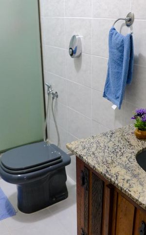 Casa à venda com 159m², 3 quartos e 4 vagasBanheiro social