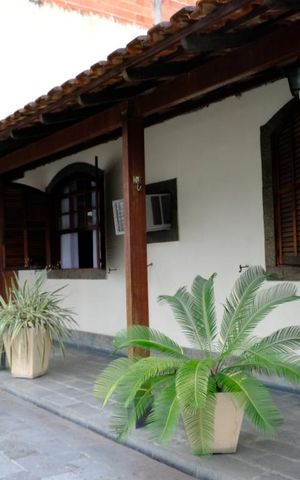 Casa à venda com 159m², 3 quartos e 4 vagasÁrea externa - frente