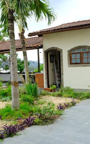 Casa à venda com 159m², 3 quartos e 4 vagasSuíte externa