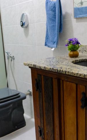 Casa à venda com 159m², 3 quartos e 4 vagasBanheiro social
