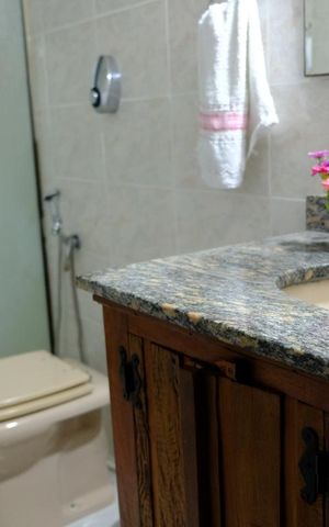 Casa à venda com 159m², 3 quartos e 4 vagasBanheiro da suíte