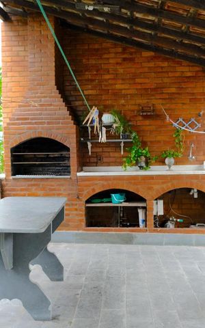 Casa à venda com 159m², 3 quartos e 4 vagasChurrasqueira