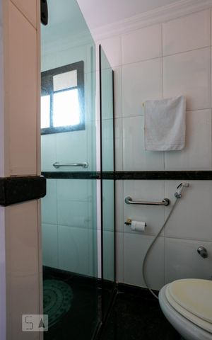 Apartamento à venda com 280m², 4 quartos e 4 vagas Apartamento à venda com 280m², 4 quartos e 4 vagasBanheiro da Suíte 1