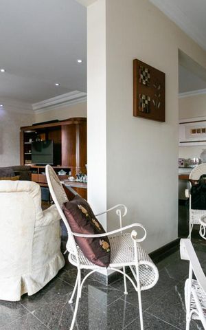 Apartamento à venda com 280m², 4 quartos e 4 vagas Apartamento à venda com 280m², 4 quartos e 4 vagasSala de Estar