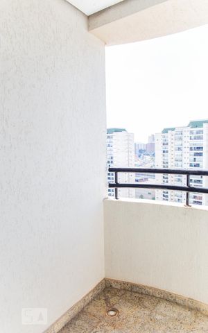 Apartamento à venda com 42m², 1 quarto e 1 vaga Apartamento à venda com 42m², 1 quarto e 1 vagaVaranda
