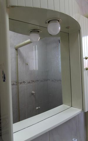 Casa à venda com 380m², 3 quartos e 2 vagasBanheiro suite 2 espelho 
