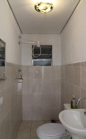 Casa à venda com 380m², 3 quartos e 2 vagasBanheiro salão de festa